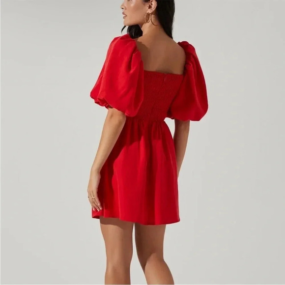 Like new! ASTR The Label Serilda Cutout Puff Sleeve Red Lyocell Mini Dress Small - Picture 4 of 15